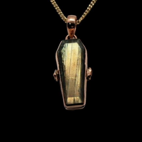 Labradorite Coffin Box pendant Necklace - Picture 15 of 16